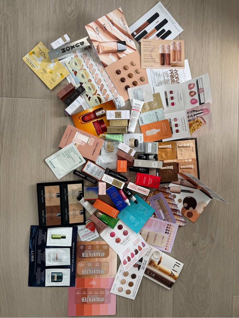 Assorted Beauty Full and Deluxe Sample Lot – Mixed Skincare & Makeup